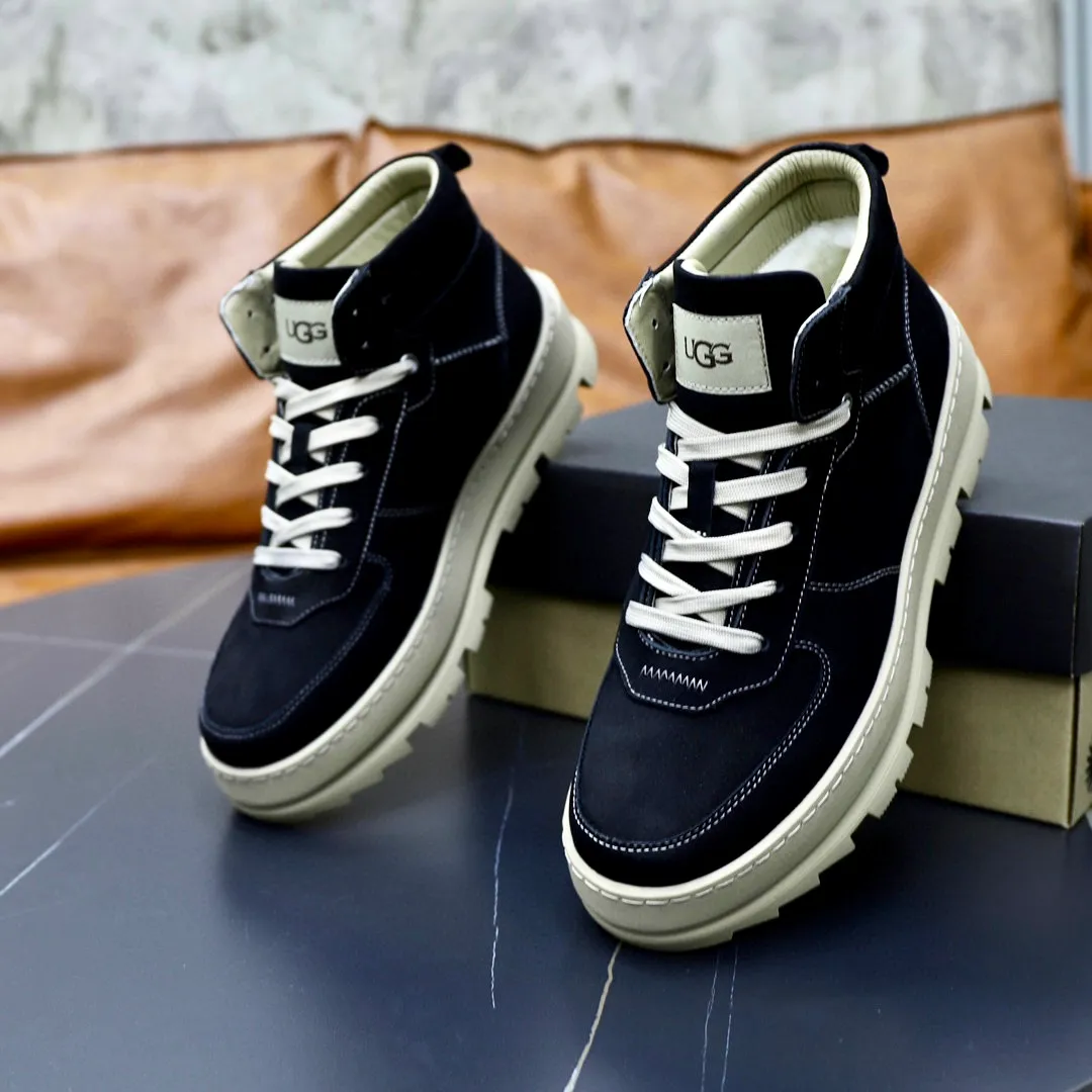 Ex-factory price: 640💰Thick wool imported from Australia Brand: UGG genuine purchasing agent Size: 38-44 Grade: Official website 1:1 Material: First layer of genuine leather waterproof and antifreeze upper Real wool lining Original non-slip soft wear-resistant outsole Style category: Men's casual shoes Trendy style Comfortable on the feet Color: Official website color synchronization